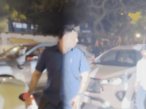 एक्टर सोनू सूद प्रेयर मीट में शामिल होने ताज लैंड्स एंड पहुंचे हैं।