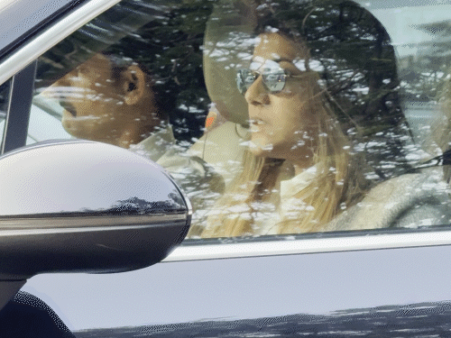 अनन्या बिड़ला भी प्रेयर मीट में शामिल होने पहुंची हैं।