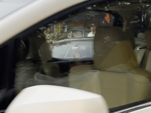 एक्ट्रेस महिमा चौधरी शोक सभा में शामिल हुईं।