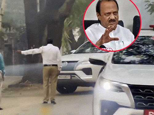 महाराष्ट्र के डिप्टी सीएम अजीत पवार परिवार को सांत्वना देने पहुंचे थे।