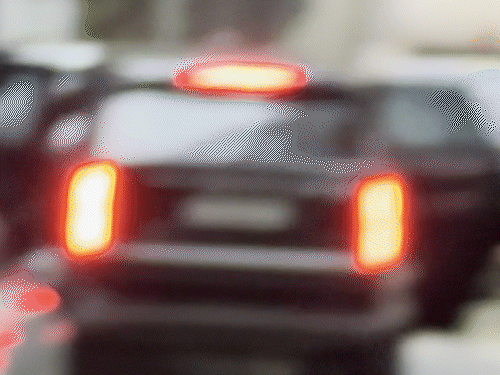 धर्मेंद्र को श्रद्धांजलि देने अभिनेत्री शिल्पा शेट्टी अपनी बहन शमिता शेट्टी के साथ उनके घर पहुंचीं।