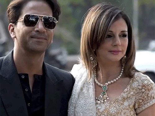 ऋतिक की एक्स वाइफ सुजैन खान बॉयफ्रेंड अर्सलान गोनी के साथ शादी में शामिल हुईं।