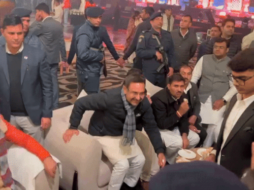 रिसेप्शन में पहुंचे सीएम नायब सिंह सैनी, स्पीकर हरविंद्र कल्याण सहित अन्य नेता।