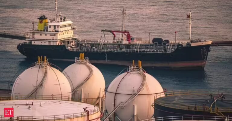 Russian oil flows to India sink but Reliance may limit decline