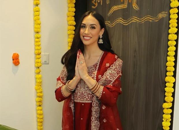 Lauren Gottlieb performs Grah Pooja as she moves into her new Mumbai home, calls it an invitation for “peace and gratitude” : Bollywood News