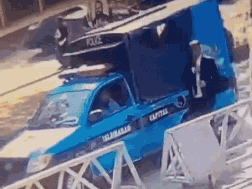 इस्लामाबाद के डिस्ट्रिक्ट कोर्ट के पार्किंग में खड़ी गाड़ी में विस्फोट हुआ था। इसमें 12 लोग मारे गए और कई घायल हुए।