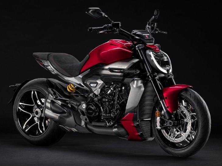 Ducati XDiavel V4 launched in India at ₹30.89 lakh | डुकाटी XDiavel V4 भारत में लॉन्च, कीमत ₹30.89 लाख: क्रूजर बाइक में 3 सेकंड में 100 की रफ्तार, सेफ्टी के लिए कॉर्नरिंग ABS जैसे फीचर