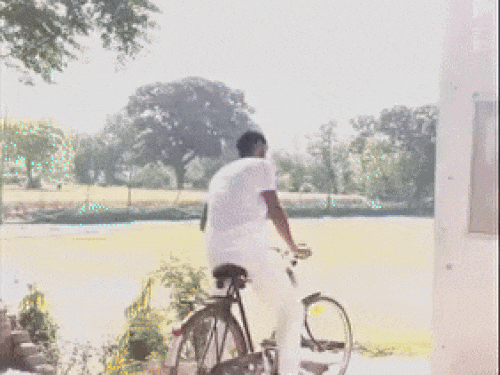 Indian cricketer Arshdeep Singh’s struggle and luxury life 18-second video update; new house and Mercedes car | क्रिकेटर अर्शदीप ने 18 सेकेंड में दिखाई स्ट्रगल: साइकिल से मर्सिडीज और आलीशान कोठी का सफर बताया; नाम दिया- डे वन से वन डे – Mohali News