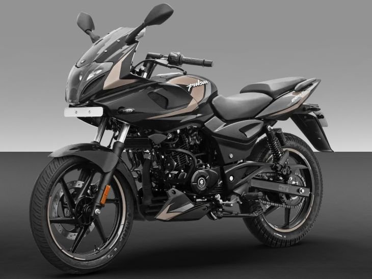 Bajaj Pulsar 220F Price 2026; Motorcycle Specifications & Features Explained | अपडेटेड बजाज पल्सर 220F भारत में लॉन्च: स्पोर्टी बाइक में डुअल-चैनल ABS के साथ 40kmpl का माइलेज, कीमत ₹1.28 लाख