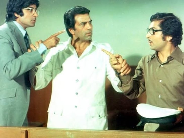 चुपके चुपके में धर्मेंद्र ने डबल रोल (परिमल त्रिपाठी / प्यारे मोहन) निभाया, अमिताभ बच्चन ने नकली प्रोफेसर सुकुमार कुमार सिन्हा का किरदार किया और असरानी प्रशांत कुमार के रोल में नजर आए।