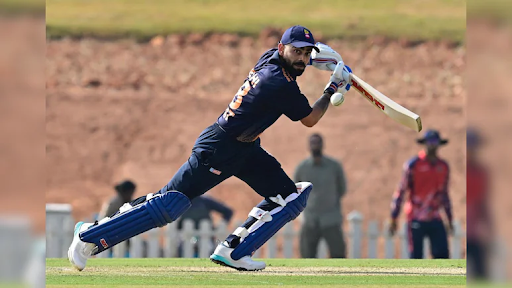 विराट ने लिस्ट-ए क्रिकेट में 16,000 रन पूरे करने का रिकॉर्ड बनाया।