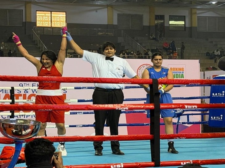 उत्तर प्रदेश के ग्रेटर नोएडा में आयोजित चैंपियनशिप में जीतने के बाद पूजा रानी विनिंग पोज देते हुए- फाइल फोटो।