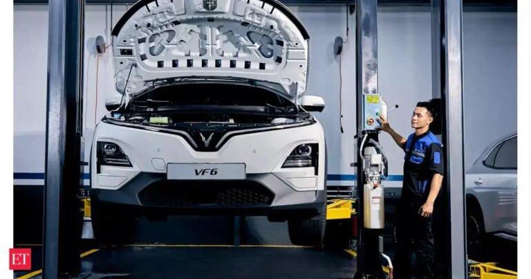 VinFast targets doubling outlets, 3 model launches this year