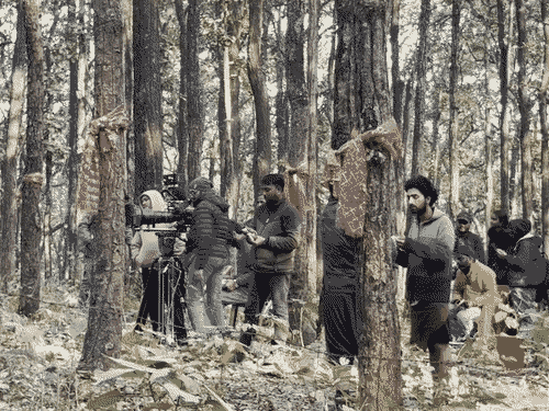 देहरादून के ऐतिहासिक और प्राकृतिक रूप से समृद्ध खलंगा के जंगलों में फिल्म की शूटिंग।