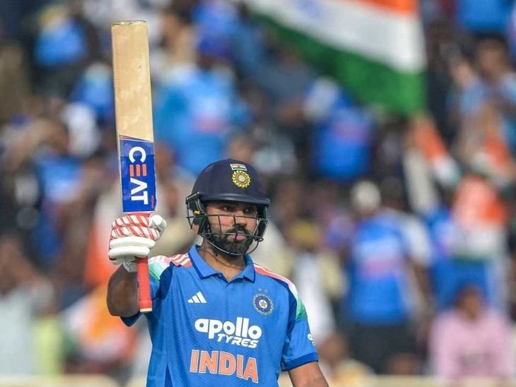 Fan pulls his hand for a photo with Rohit | रोहित के साथ फोटो के लिए फैन ने खींचा हाथ: कार की विंडो चढ़ाकर आगे बढ़े; न्यूजीलैंड सीरीज में खेलते दिखेंगे