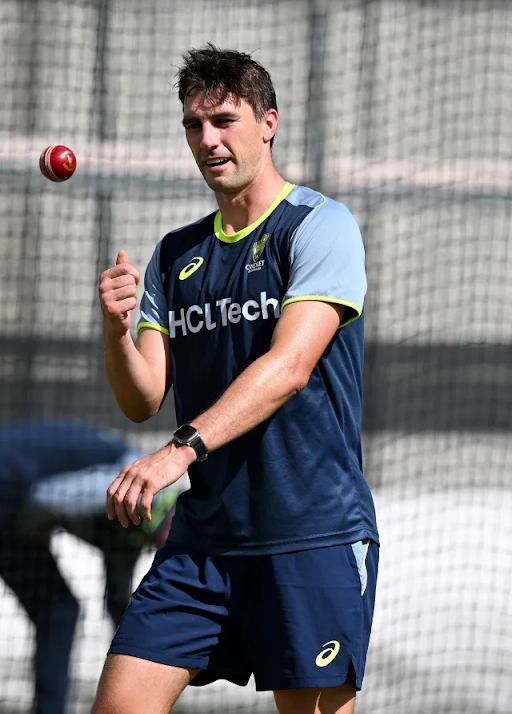 पैट कमिंस ने एशेज सीरीज के तीसरे मुकाबले से चोट के बाद टीम में वापसी की है।