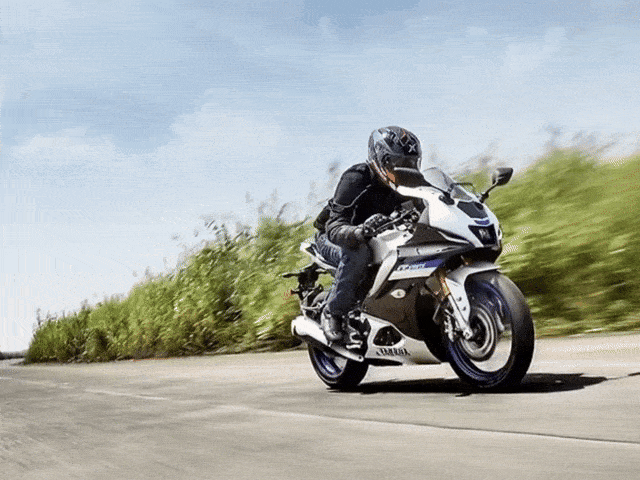 Yamaha’s new sports bike R2 will be manufactured in India | भारत में बनेगी यामाहा की नई स्पोर्ट्स बाइक R2: फेस्टिव सीजन में लॉन्च होगी; KTM RC 200 और करिज्मा XMR से मुकाबला