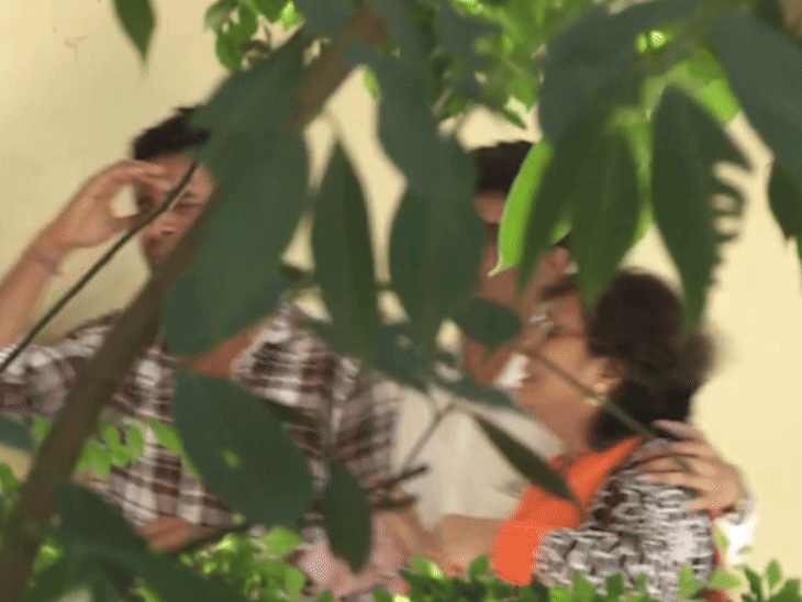 बयान दर्ज करवाने के बाद पुलिस स्टेशन से निकलते हुए राहुल राज।