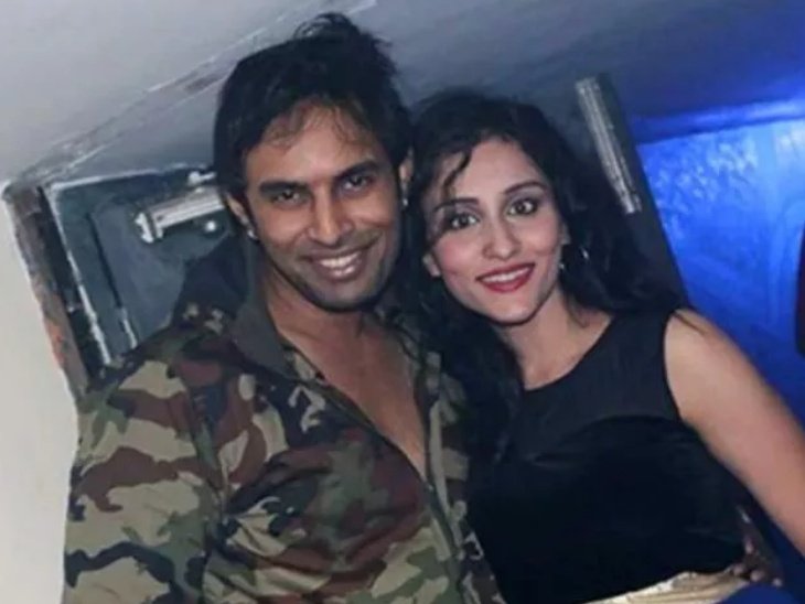 राहुल राज अब एक्स गर्लफ्रेंड सलोनी शर्मा से शादी कर चुके हैं। उनकी एक बेटी भी है।