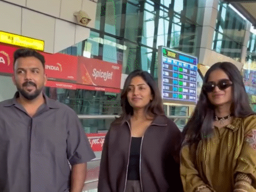 तेलुगु फिल्मों की डायरेक्टर तरुण भास्कर, एक्ट्रेस ईशा रेब्बा और स्टाइलिस्ट श्रव्या वर्मा मंगलवार को उदयपुर एयरपोर्ट पर नजर आईं।