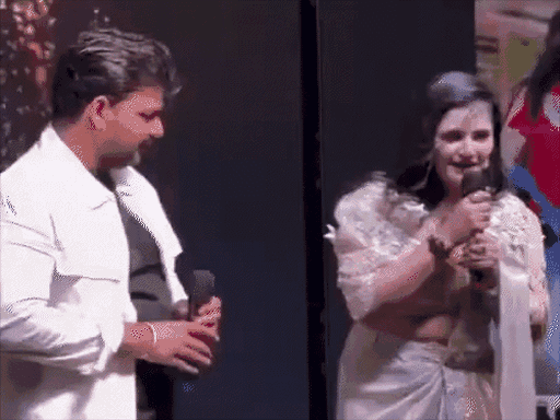 Anjali Raghav Slams Akshara Singh Over Pawan Singh Kiss Controversy