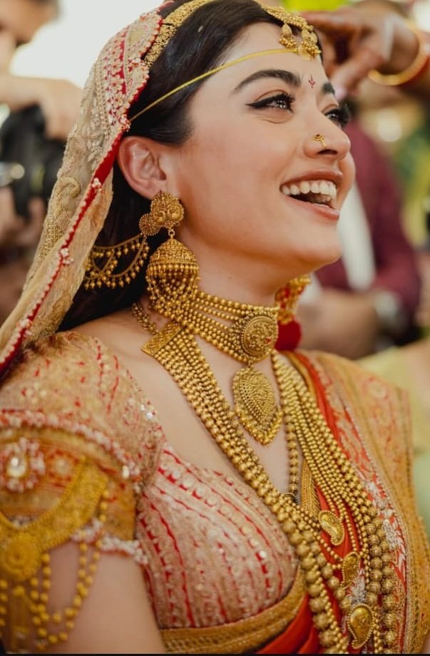 रश्मिका ने एनिमल, छावा, सिकंदर और थामा जैसे बॉलीवुड फिल्मों में काम किया है।