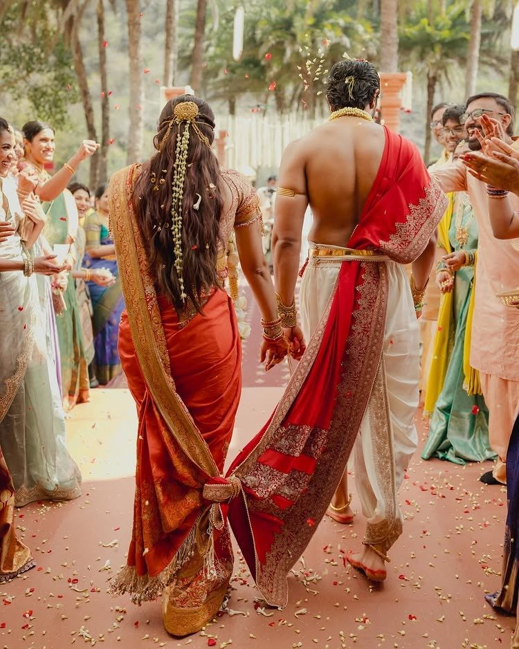 फैंस ने कपल का नाम 'विजय' और 'रश्मिका' को मिलाकर 'विरोष' रखा है।