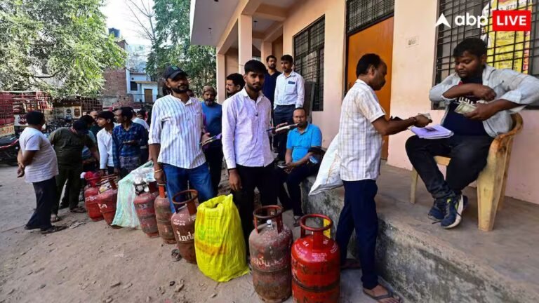 सिलेंडर न मिलने से कामकाजी लोग हुए ‘सरेंडर’… लंबी-लंबी लाइनें लगने के बाद भी बुरा हाल, देशभर से ग्राउंड रिपोर्ट