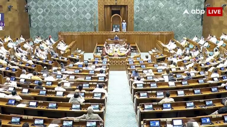 लोकसभा में 8 विपक्षी सांसदों का निलंबन हटा, स्पीकर पर कागज फेंकने पर हुई थी कार्रवाई