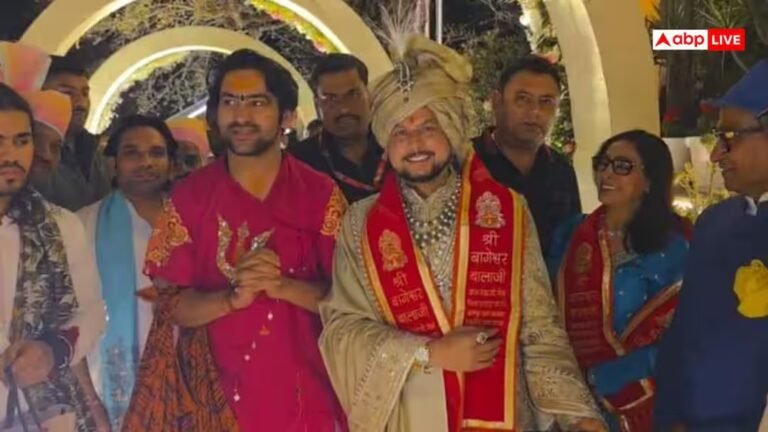 कुलदीप यादव की शादी में पहुंचे धीरेंद्र शास्त्री, बाबा बागेश्वर ने क्रिकेटर को दिया खास तोहफा