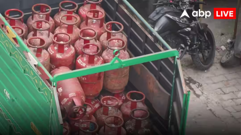 LPG Cylinder: सिलेंडर की सांस अटकी! कई शहरों में LPG की बुकिंग ठप, एजेंसियों पर लंबी कतारें, जानें कैसी है मौजूदा स्थिति