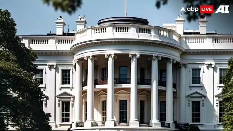 व्हाइट हाउस की सुरक्षा में बड़ी चूक, कार ने बैरिकोड को उड़ाया, सामने आई फोटो