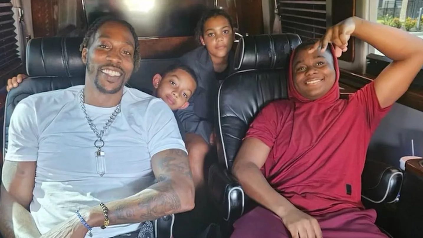 Dwight Howard with his kids
