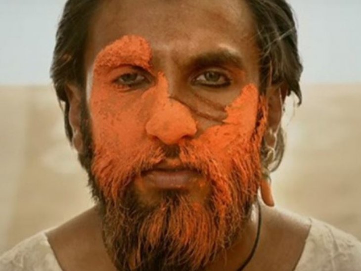 फिल्म 'पद्मावत' (2018) में सुल्तान अलाउद्दीन खिलजी की भूमिका रणवीर सिंह ने निभाई थी।