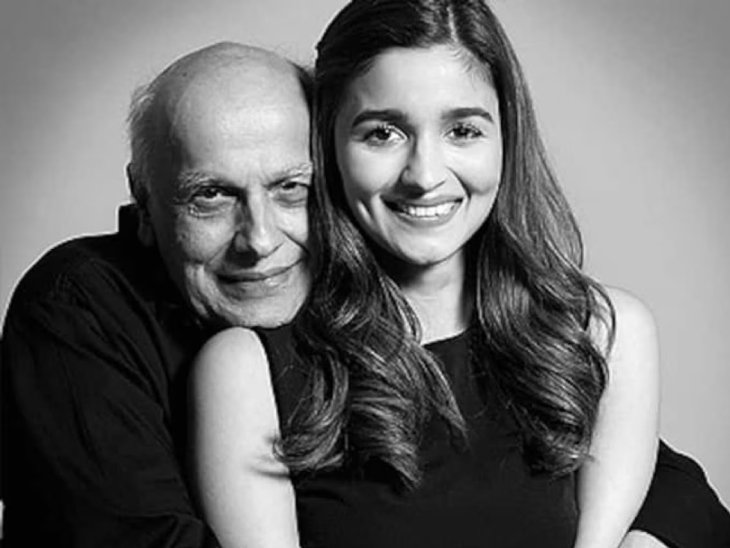 आलिया भट्ट और महेश भट्ट ने मुख्य रूप से फिल्म 'सड़क 2' (2020) में एक साथ काम किया है।