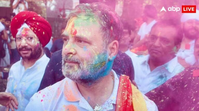 ‘नफरत मिटाने वाली होली’, राहुल गांधी ने दी शुभकामनाएं, कांग्रेस नेताओं के साथ जमकर खेली होली