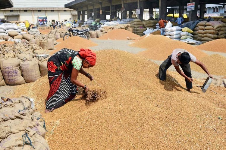 Centre Hikes Commission for Arthiyas, Cooperatives on Wheat-Paddy Procurement from RMS 2026-27