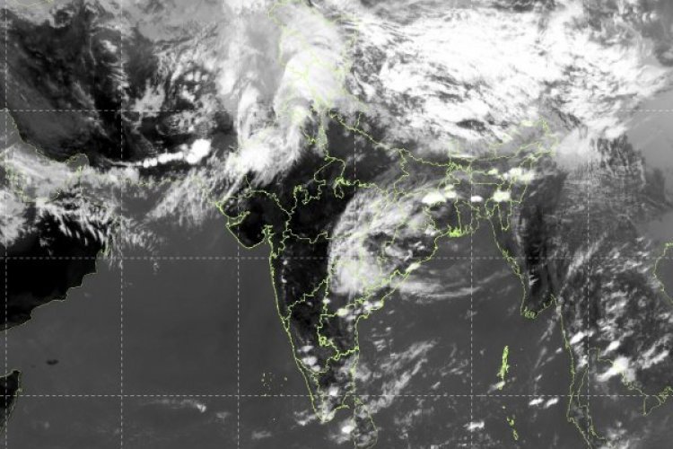 Rain, Thunderstorms and Hail Likely Till March 20; Unseasonal Weather Hits Standing Rabi Crops