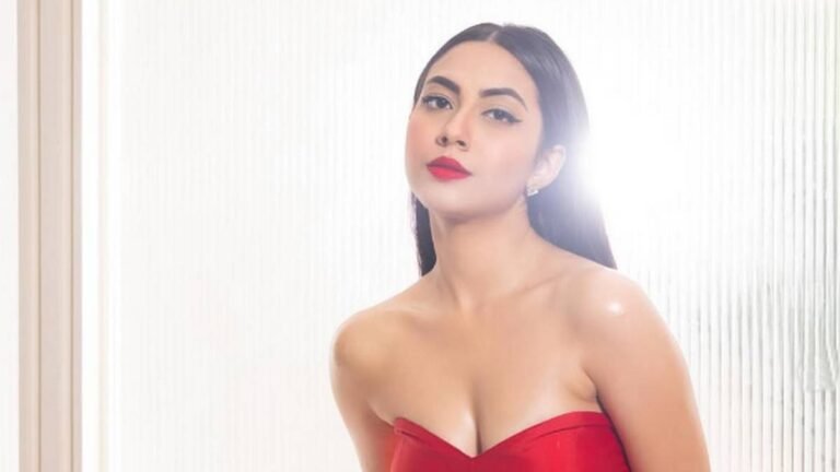 बोल्डनेस के मामले में कई एक्ट्रेसेस को मात देती हैं यह टीवी अदाकारा, देखिए तस्वीरें