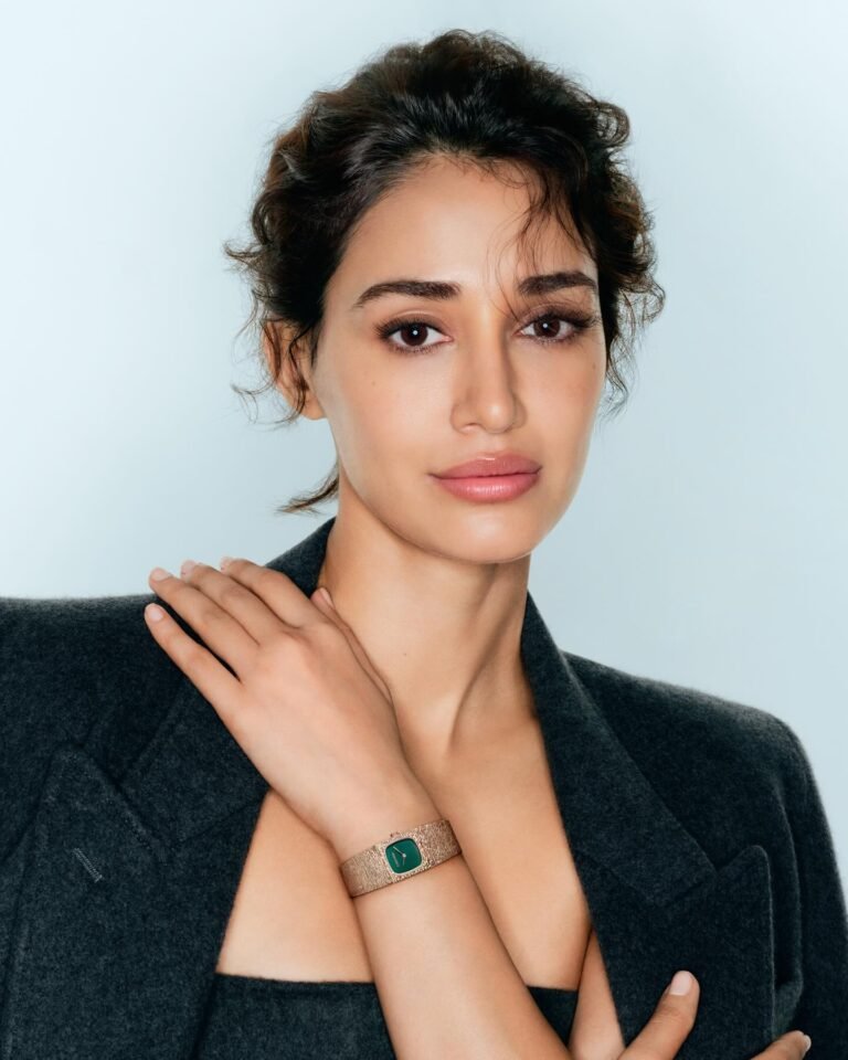 Sleek refinement that drapes like jewelry on your wrist.
#CalvinKleinWatches #SS…