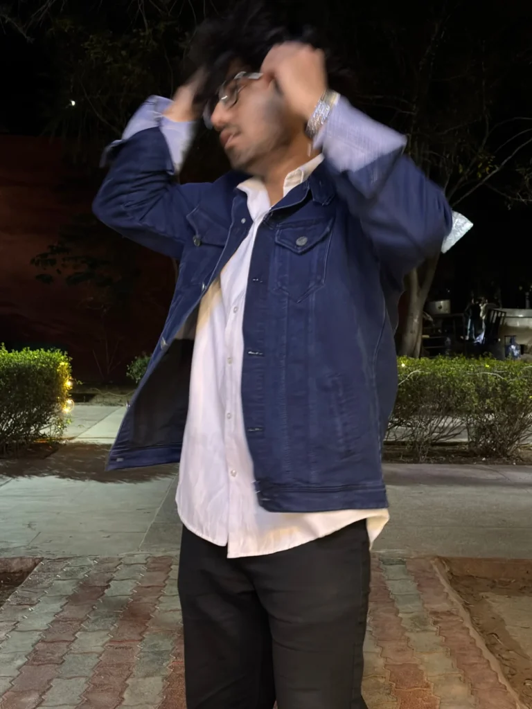 Hamara sakal bura hua to kya hua…
Photo me to aacha aata hu na 
.
.
.
(Fit che…